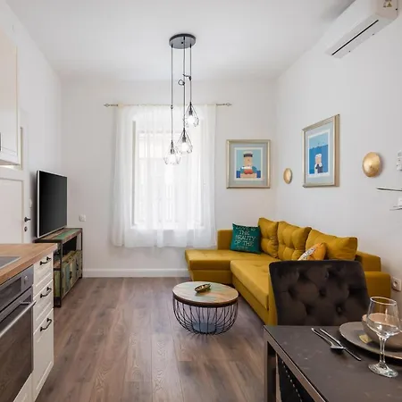Appartamento Luxury Toni With Patio In The Heart Of *