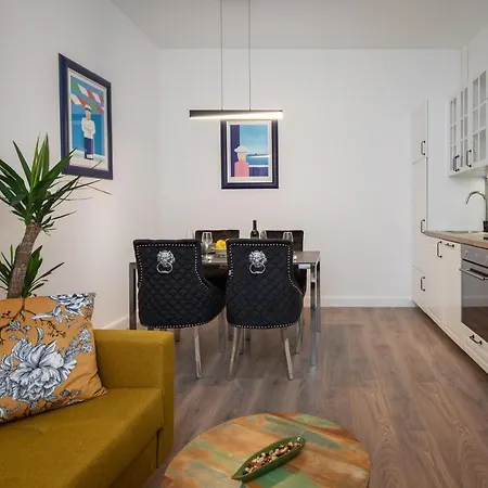 Luxury Toni With Patio In The Heart Of Апартаменти Спліт