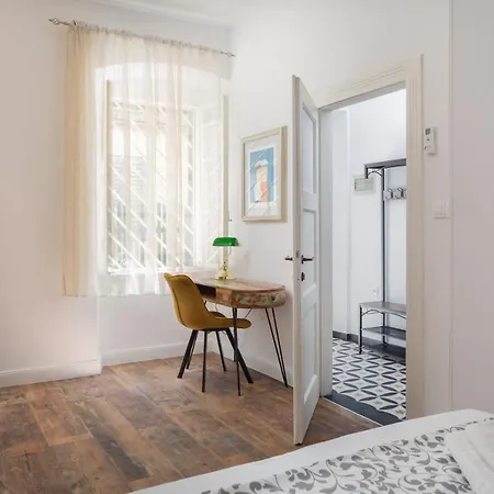 Luxury Toni With Patio In The Heart Of Appartamento