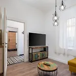 Luxury Toni With Patio In The Heart Of *