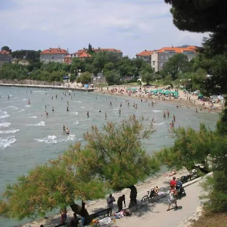 Luxury Toni With Patio In The Heart Of Apartment