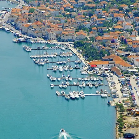 Luxury Toni With Patio In The Heart Of *